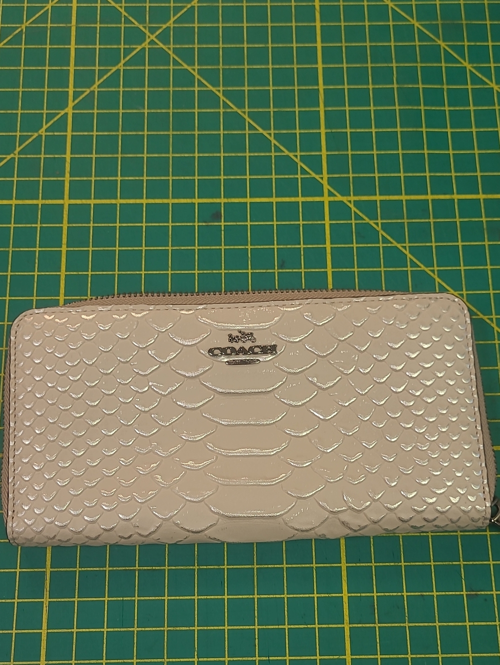 COACH METALLIC SNAKE EMBOSSED LEATHER WALLET Pink Silver